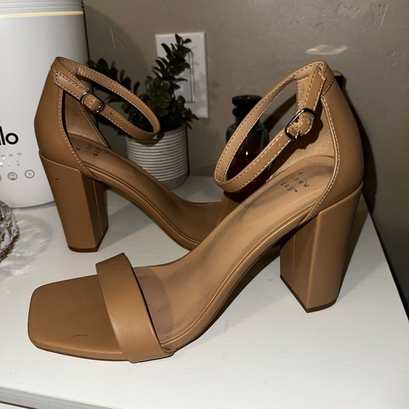 TARGET “A NEW DAY” HEELS - Picture 3 of 7